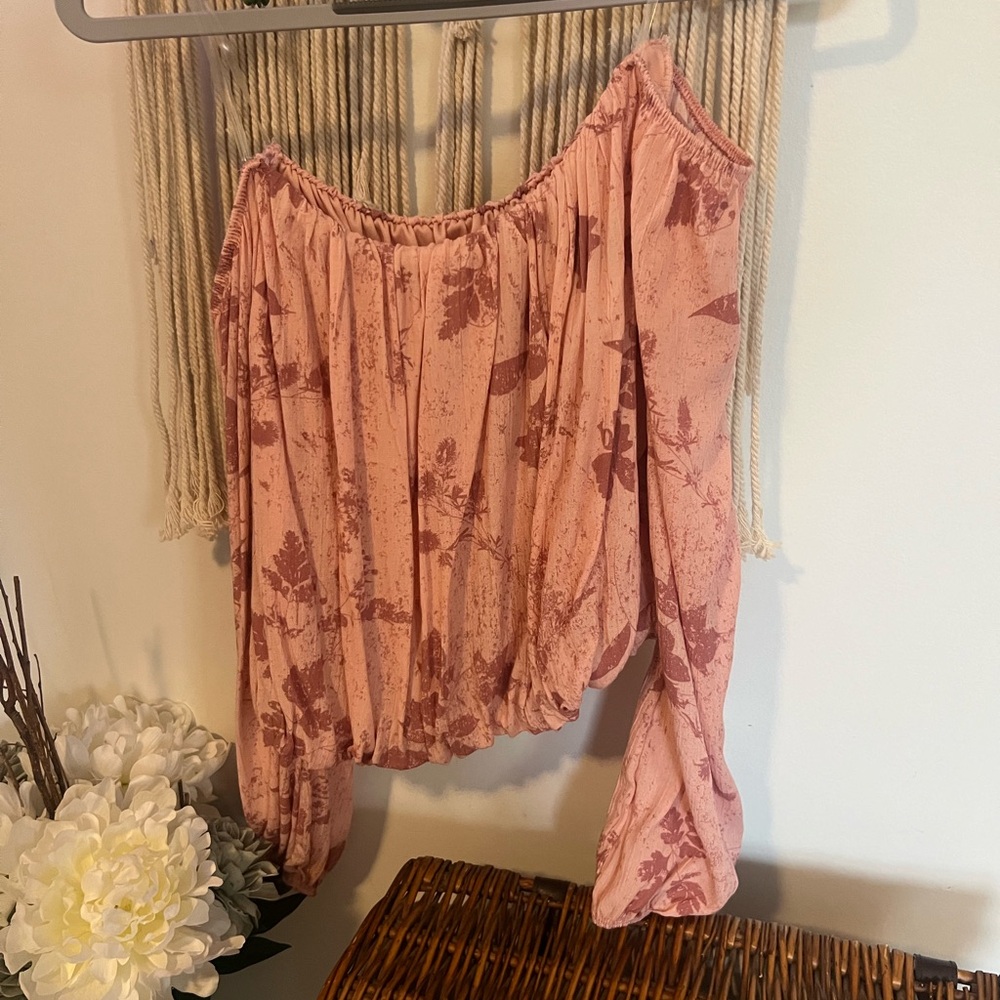 Off the shoulder pink floral cropped top